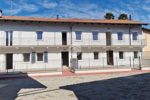 CASA SEMINDIPENDENTE A VEZZA D'ALBA