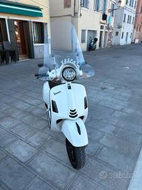 Vespa 300