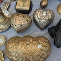 serie di oggetti indiani e cinesi