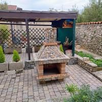 barbecue rivestito in pietra di Luserna 