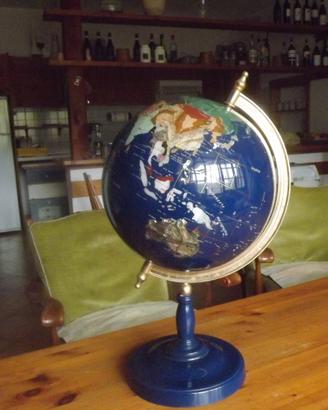 Mappamondo in Pietre Dure Preziose e Marmo.
