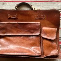 Borsa in pelle. Griffata The Bridge