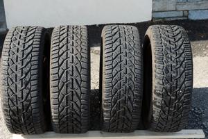 Gomme invernali 195/50 R15 83H su cerchi