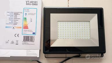 Faro Led in alluminio 100W 8500 Lumen IP65