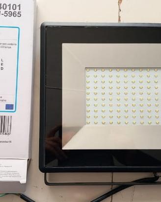 Faro Led in alluminio 100W 8500 Lumen IP65