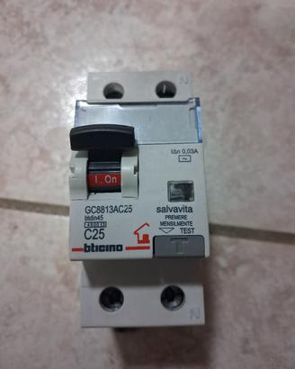 salvavita magnetotermico differenziale C25