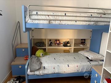 Cameretta ragazzi con letto a castello scrivania