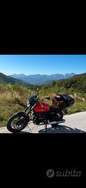 Moto Guzzi V7 Stone