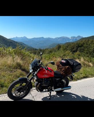 Moto Guzzi V7 Stone