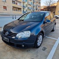 Volkswagen Golf 1.6 5p. 102cv Benz - 2005