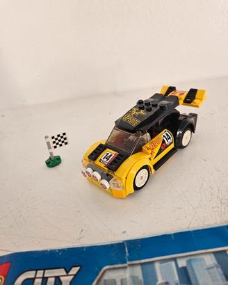 l'Auto da rally LEGO® City (codice set 60113).