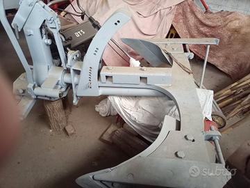 Aratro voltino meccanico