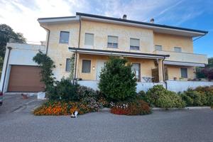 Villetta indipendente sui 4 lati