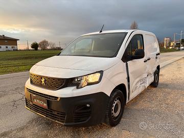 Peugeot Partner BlueHDi Furgone Grip