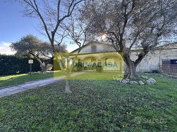 Villa di 230 m² con più di 5 locali a Mirano