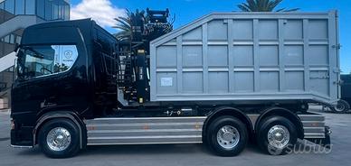 SCARRABILE SCANIA R540 CON CASSA CON CARICATORE RA