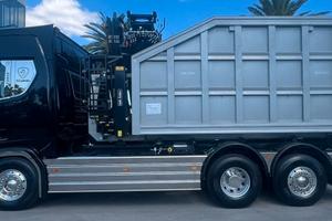 SCARRABILE SCANIA R540 CON CASSA CON CARICATORE RA