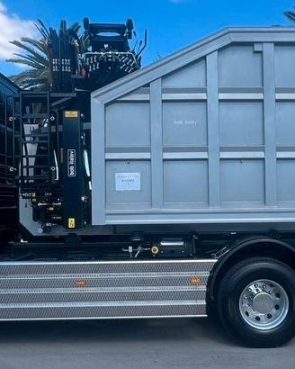 SCARRABILE SCANIA R540 CON CASSA CON CARICATORE RA