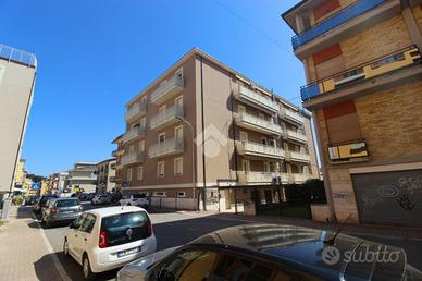 4 LOCALI A ASCOLI PICENO