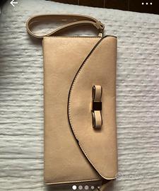 Pochette beige con fiocco
