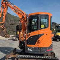 MINIESCAVATORE DOOSAN DX30Z