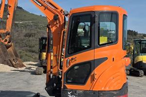 MINIESCAVATORE DOOSAN DX30Z