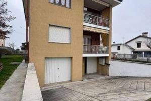 Immobile in asta di 145 m² con 4 locali e box auto