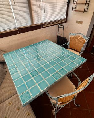 Tavolo Tramellino Olbia in cermaica con 2 sedie