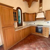 CUCINA COMPLETA IN VERO LEGNO CON ELETTRODOMESTICI