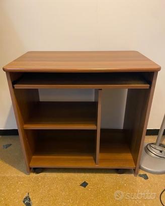 Scrivania in legno