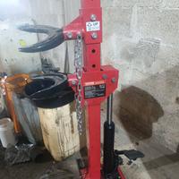 Attrezzatura officina meccanica