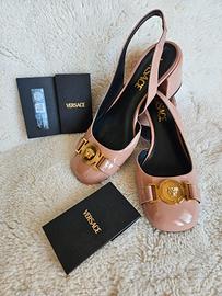 Scarpe Versace Slingback in Pelle Verniciata Nude