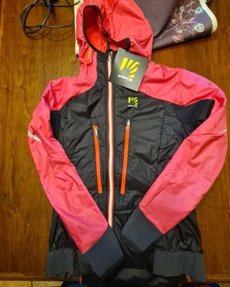 Abbigliamento da alpinismo, nuovi da negozio