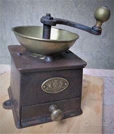 Antico macina caffè ‘800 in ferro