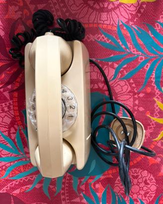Telefono vintage a rotelle