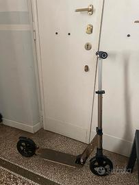 Monopattino Micro pieghevole con ruote grandi