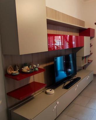 Parete attrezzata Mercantini.