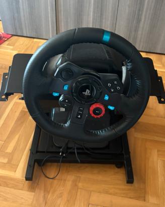 Volante Logitech, pedali e supporto