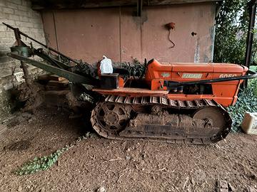 Trattori e attrezzatute agricole