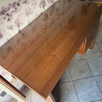 Scrivania con vetro su misura + Sedia da ufficio