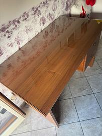 Scrivania con vetro su misura + Sedia da ufficio