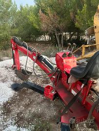 Escavatore a tre punte
