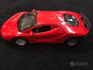 Macchinina metallica piccola