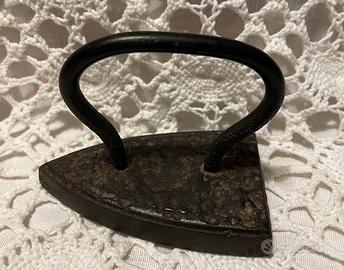 Vintage   Piccolo ferro da sartoria fine ’800