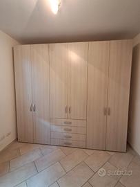 Armadio 270×250×70 cm – con ripiani aggiuntivi