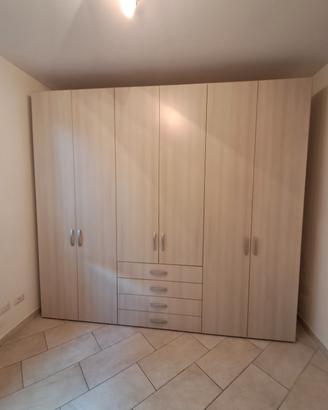 Armadio 270×250×70 cm – con ripiani aggiuntivi
