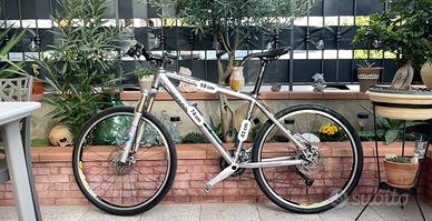 Mountain bike Trek 8500 ZR