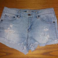 Pantaloncini corti Pull & Bear taglia 34