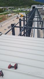 Artigiano, montatore di serramenti