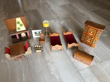 Mobiletti in legno per casa di bambole